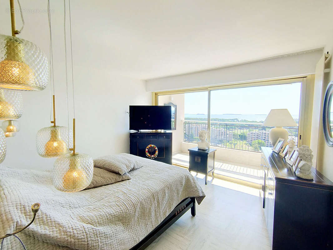 Appartement à MANDELIEU-LA-NAPOULE