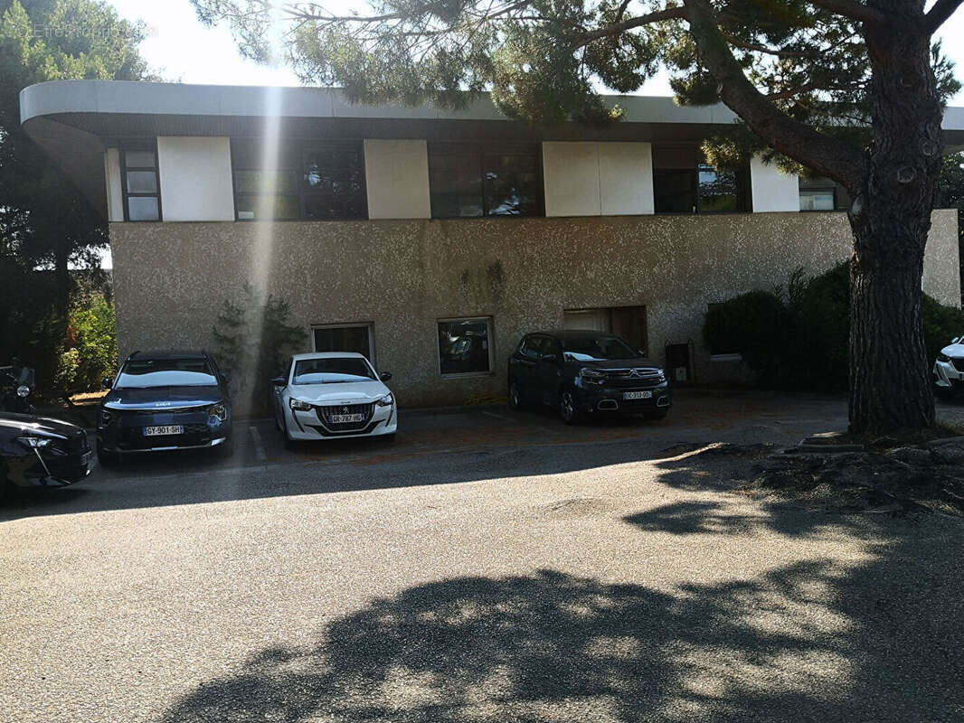 Commerce à LA SEYNE-SUR-MER