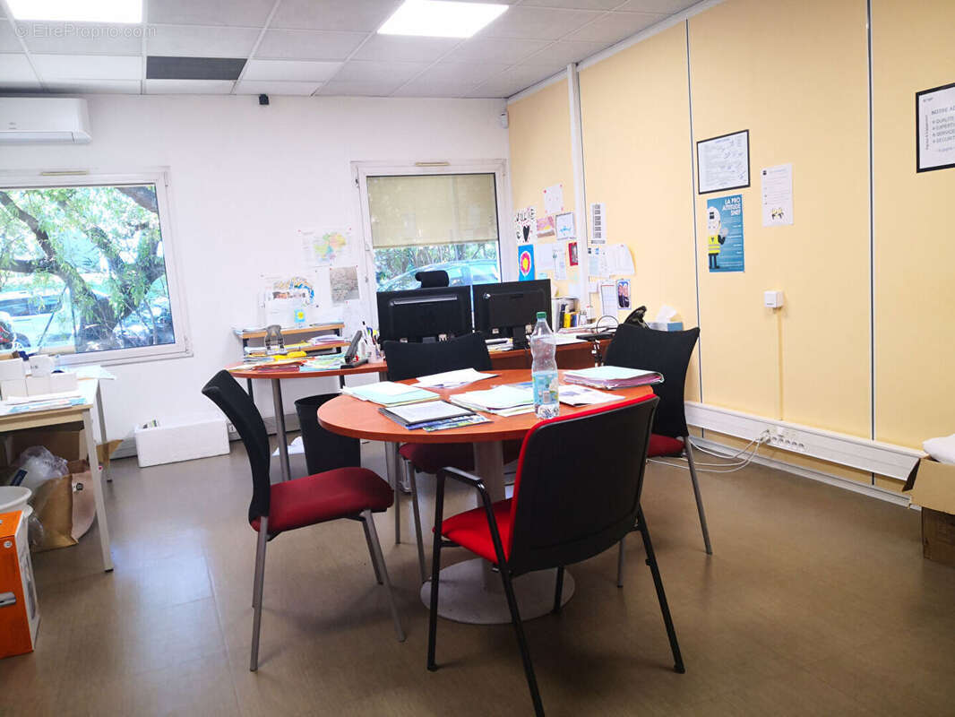 Commerce à LA SEYNE-SUR-MER