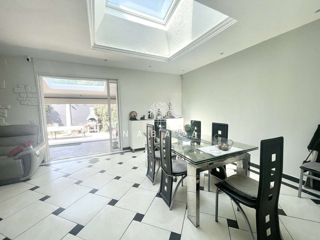 Maison à MOUANS-SARTOUX