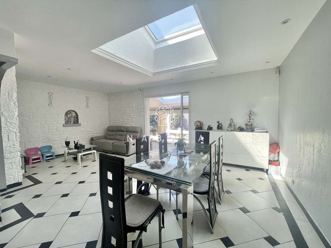 Maison à MOUANS-SARTOUX