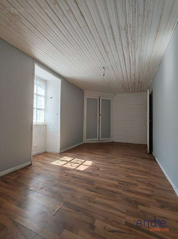 Maison à LA FERRIERE-AIROUX