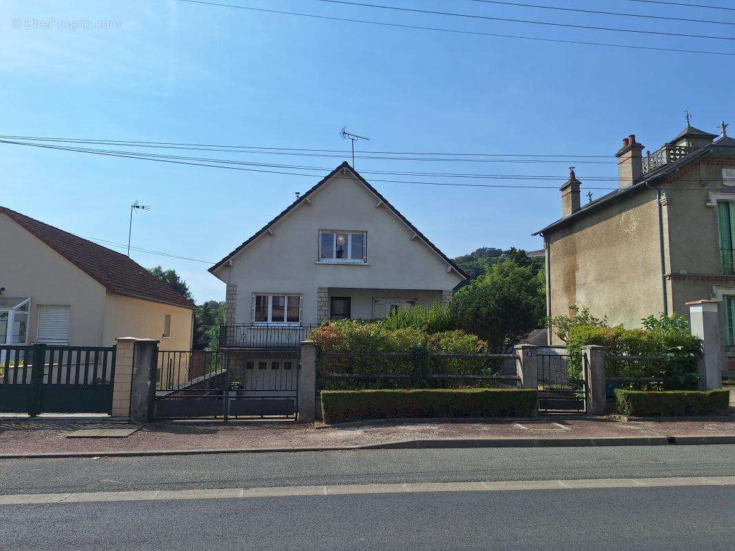 Maison à SAINT-SATUR