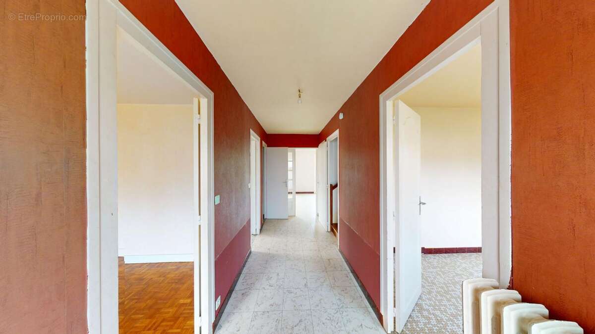 Maison à SAINT-SATUR