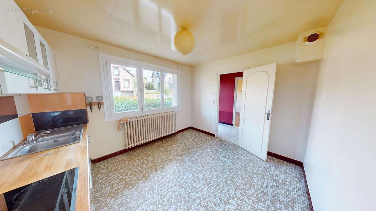 Maison à SAINT-SATUR