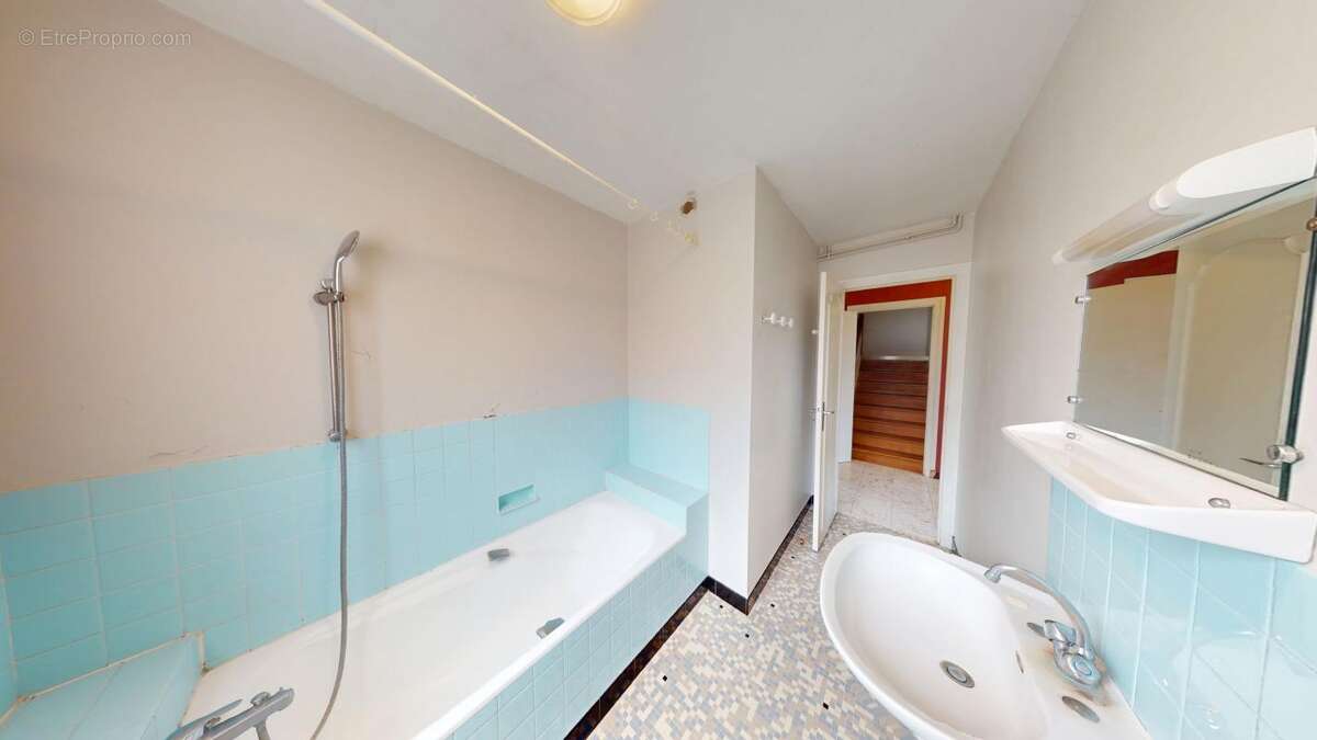 Maison à SAINT-SATUR