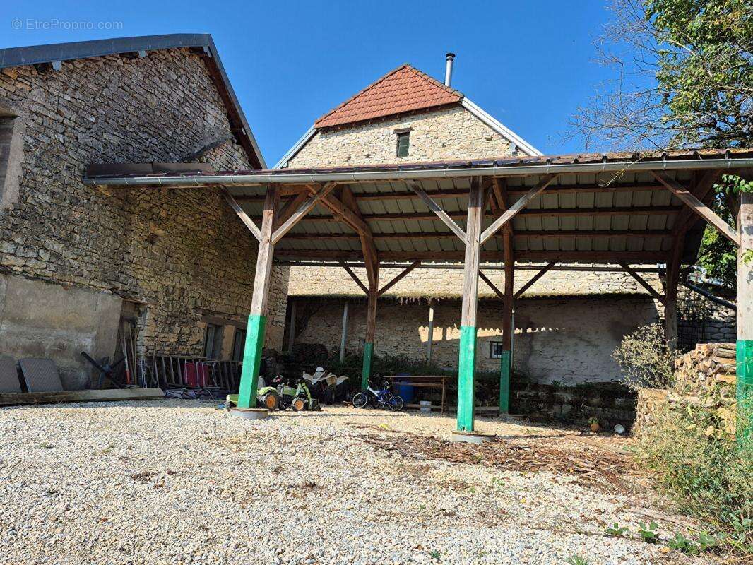 Maison à VILLERSEXEL