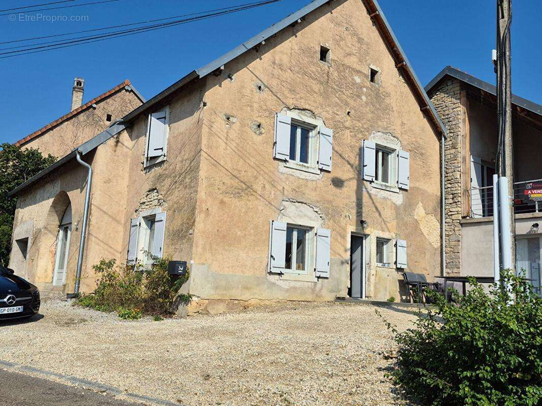 Maison à VILLERSEXEL