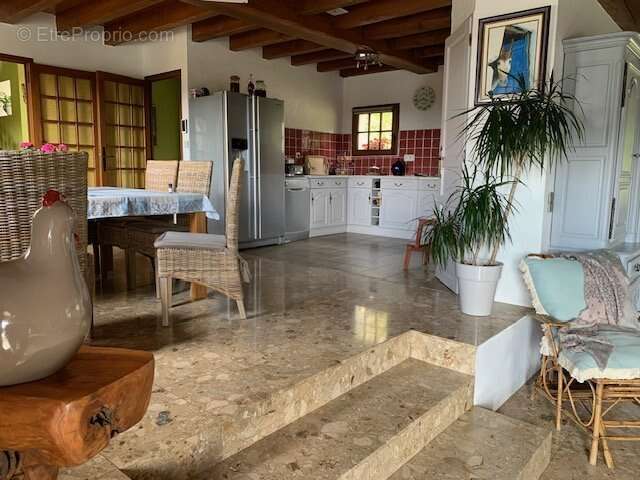 Maison à GRUN-BORDAS