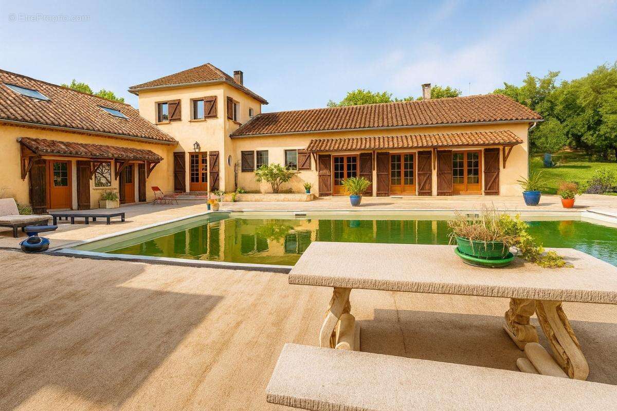 Maison à GRUN-BORDAS