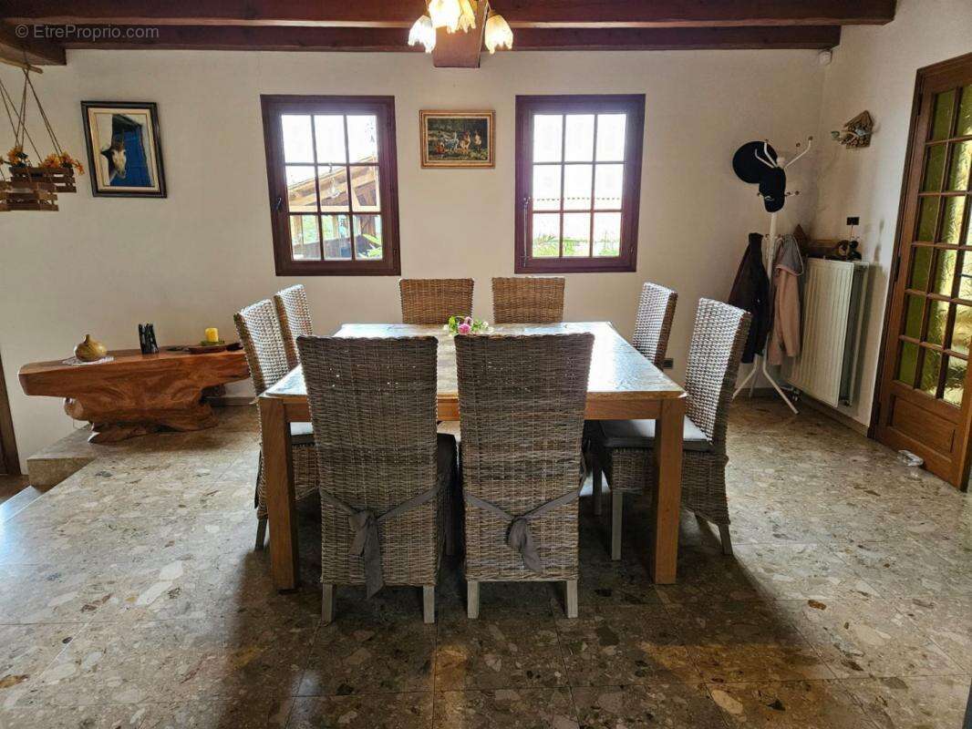 Maison à GRUN-BORDAS