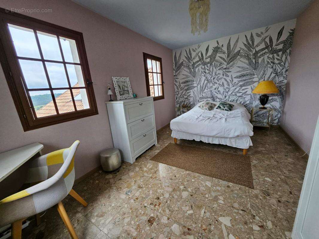 Maison à GRUN-BORDAS