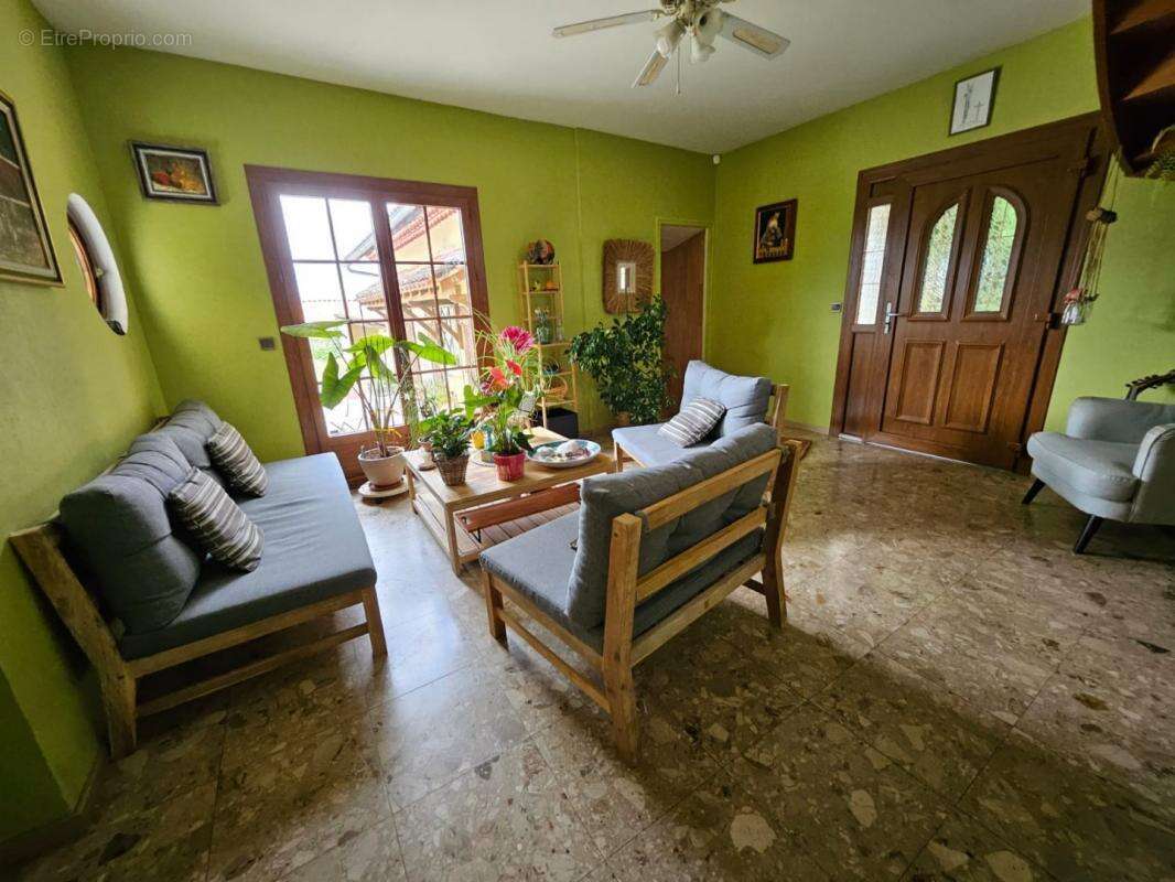 Maison à GRUN-BORDAS