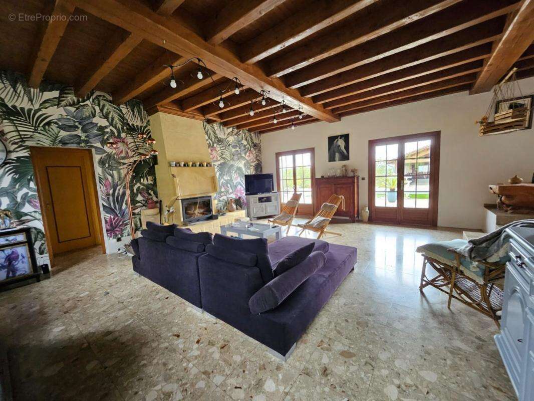 Maison à GRUN-BORDAS