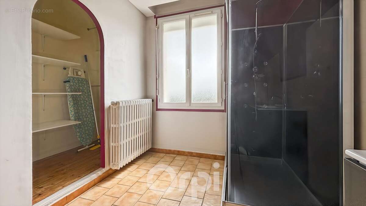 Maison à LA JONCHERE-SAINT-MAURICE