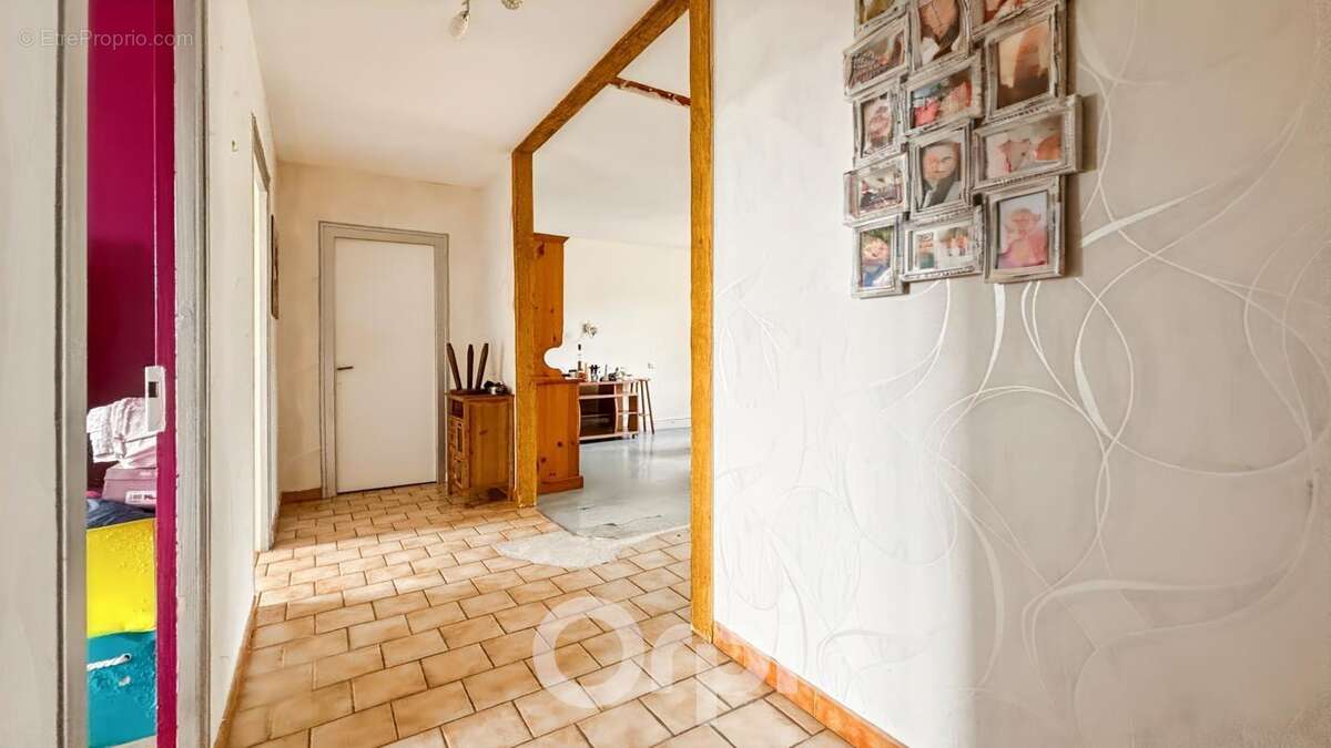 Maison à LA JONCHERE-SAINT-MAURICE