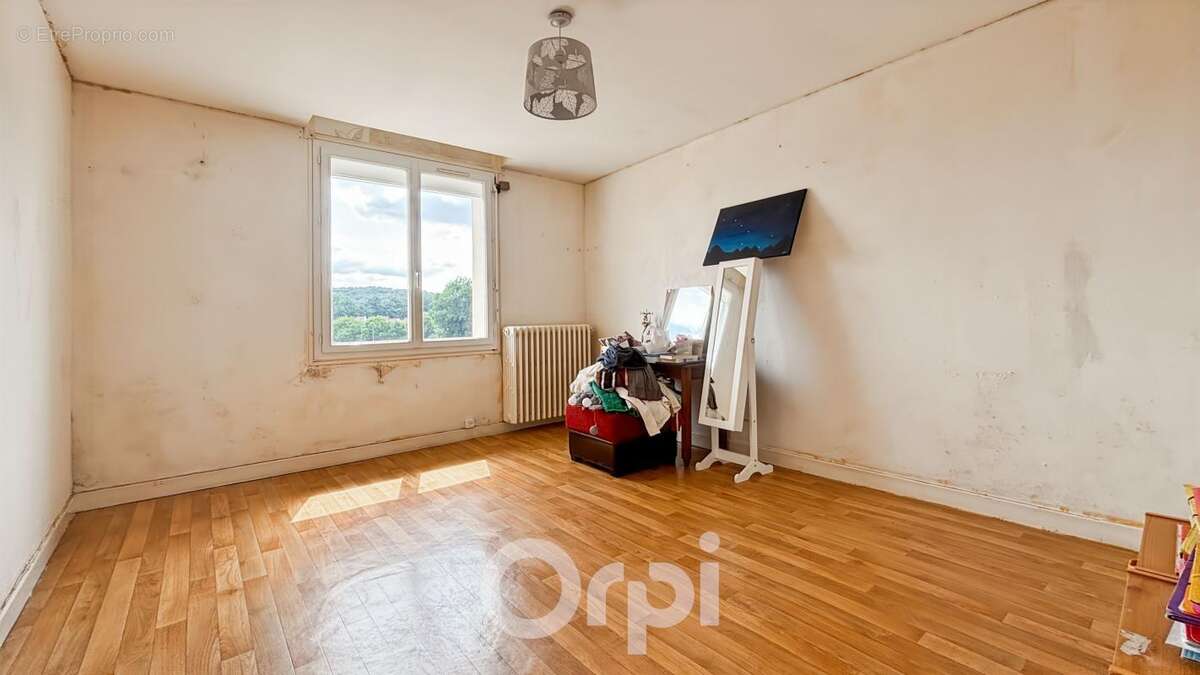 Maison à LA JONCHERE-SAINT-MAURICE