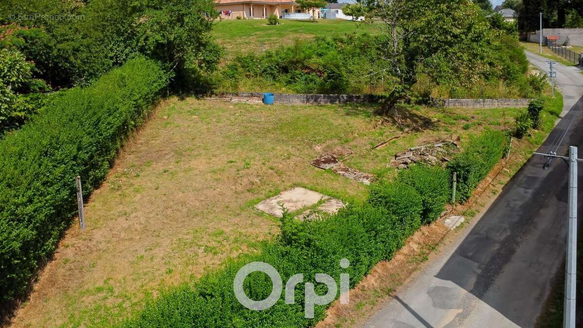 Maison à LA JONCHERE-SAINT-MAURICE