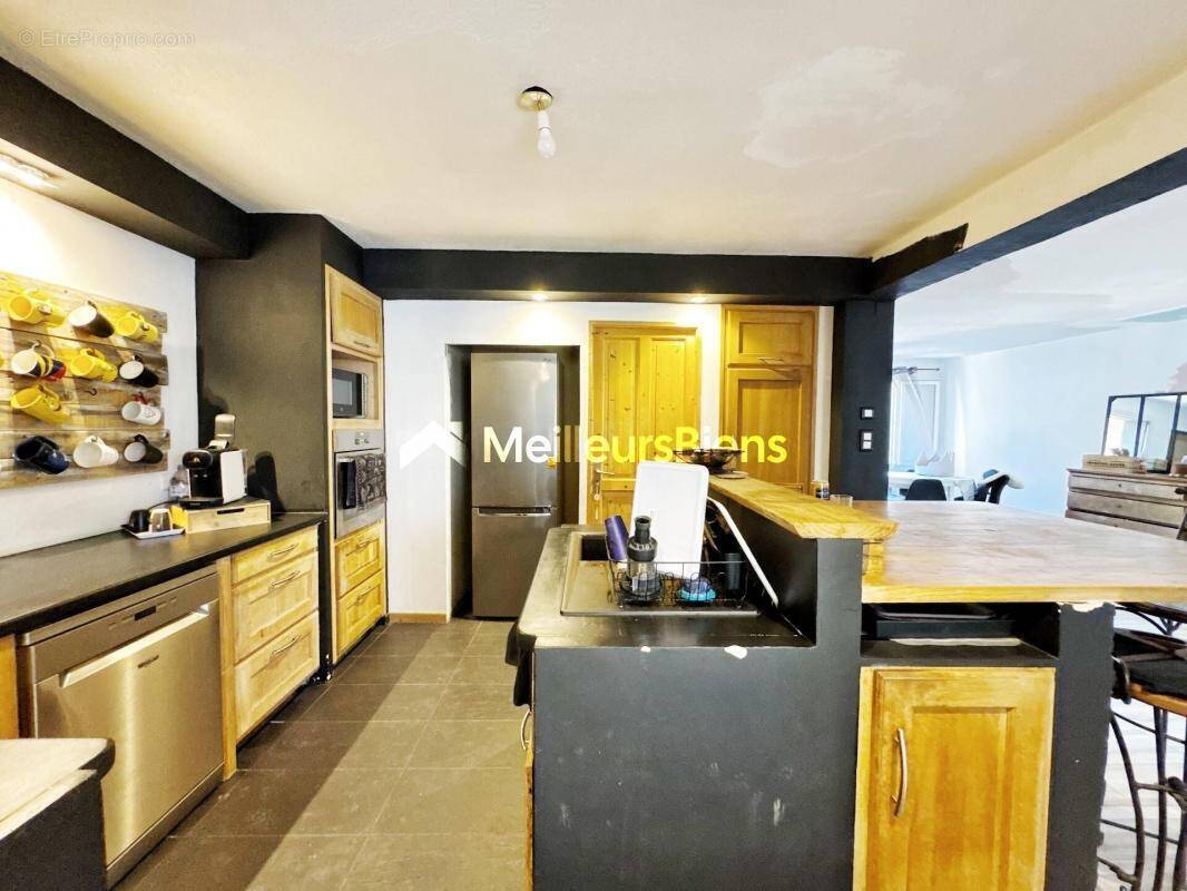 Maison à VIC-LA-GARDIOLE