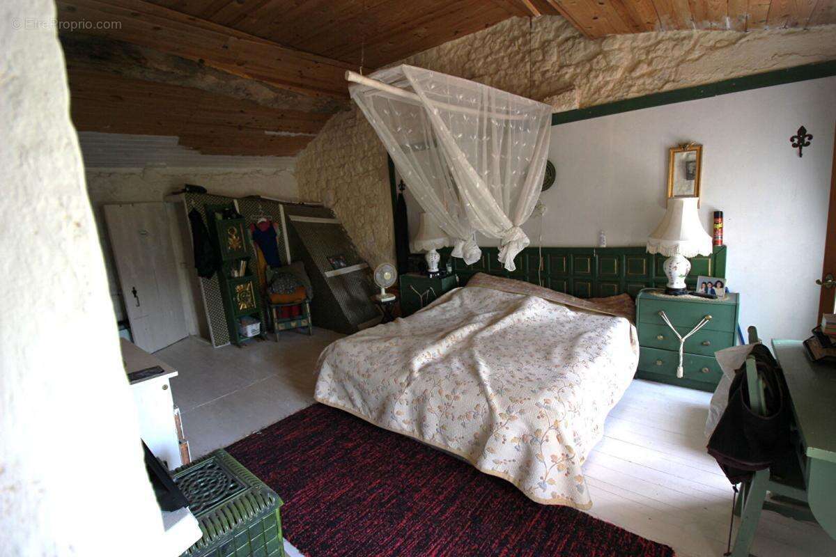 Maison à SAINT-PALAIS-DE-PHIOLIN