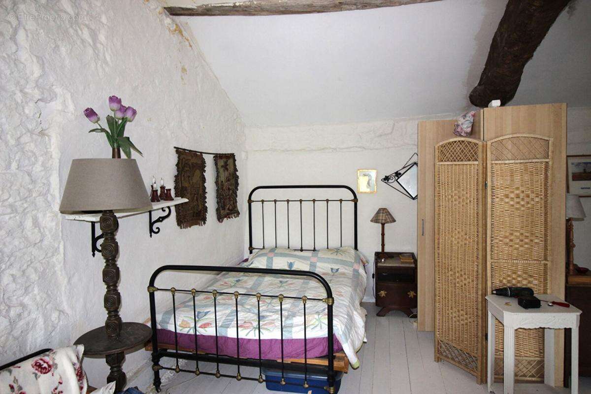 Maison à SAINT-PALAIS-DE-PHIOLIN