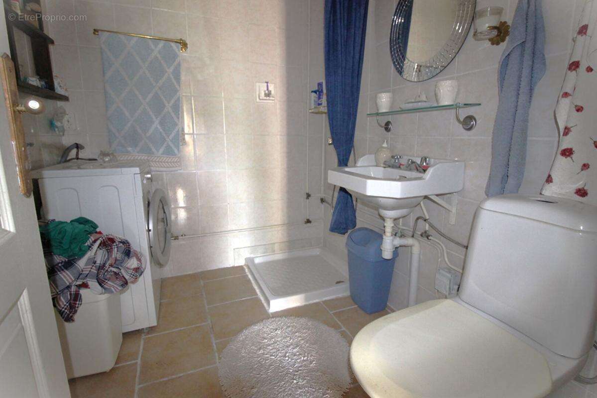 Maison à SAINT-PALAIS-DE-PHIOLIN