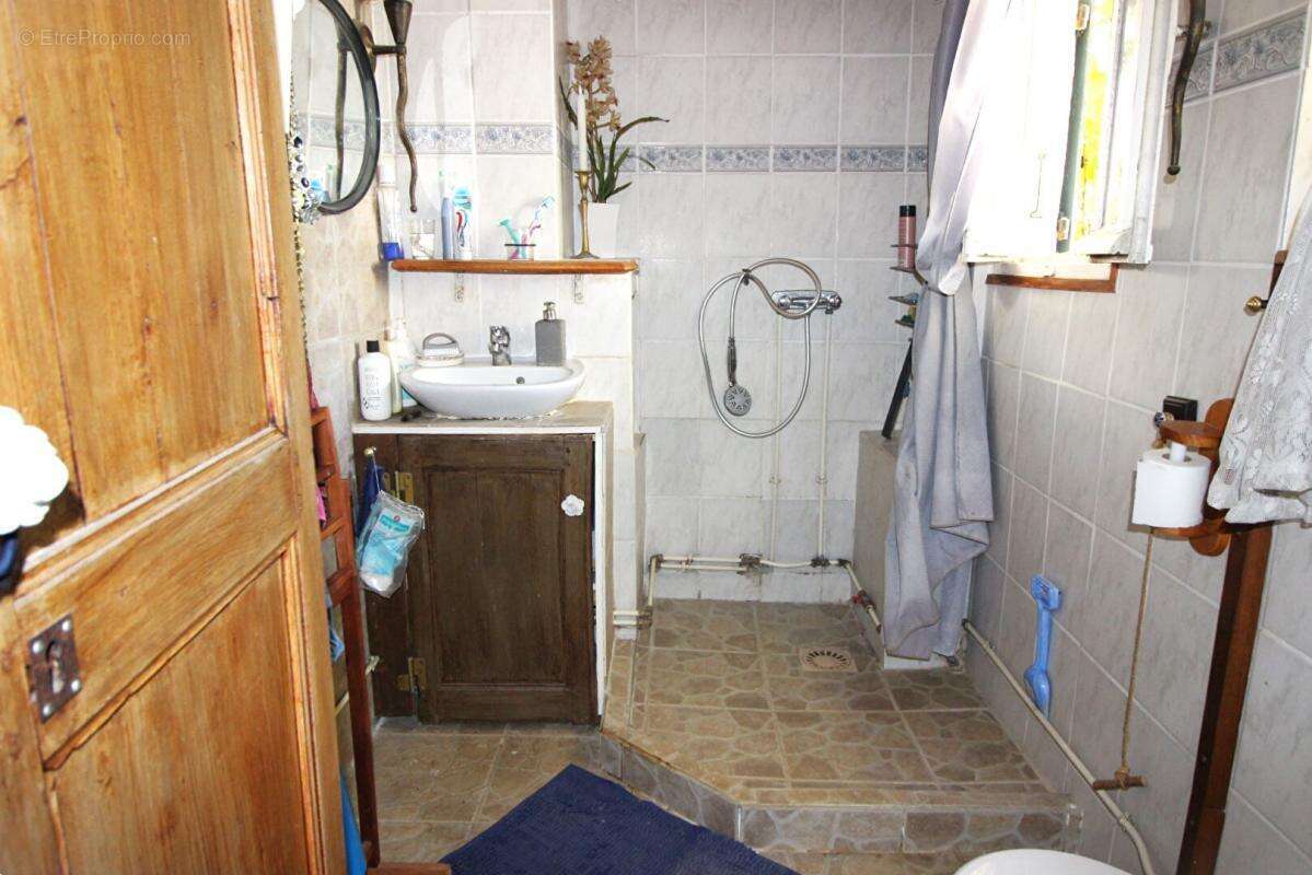 Maison à SAINT-PALAIS-DE-PHIOLIN