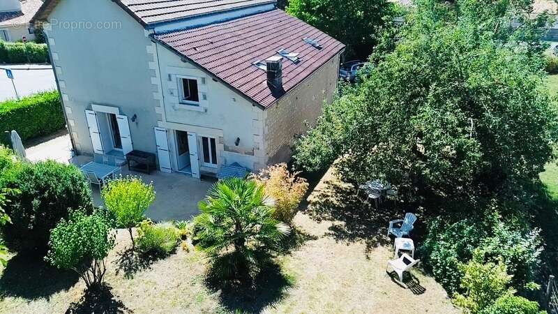 Maison à SAINT-JULIEN-L&#039;ARS