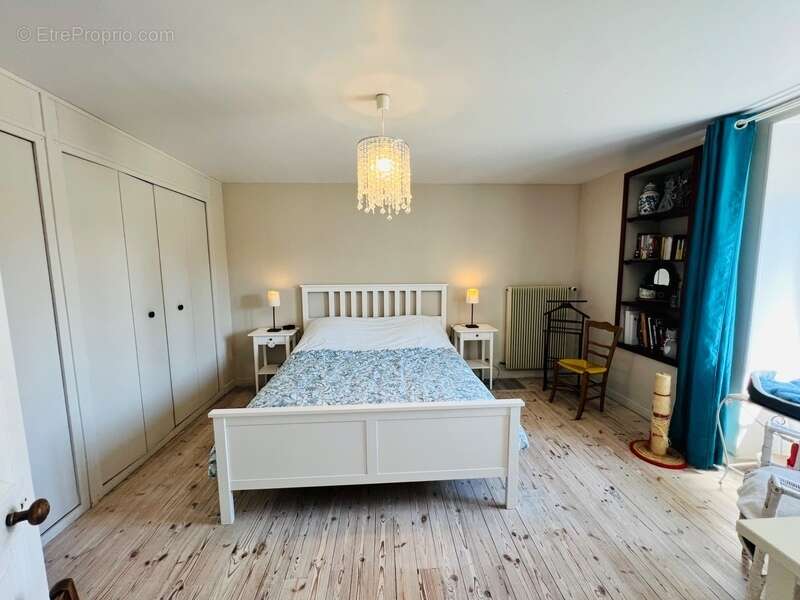 Maison à SAINT-JULIEN-L&#039;ARS