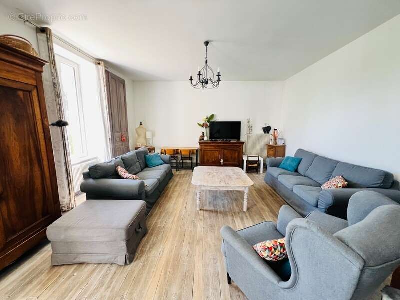 Maison à SAINT-JULIEN-L&#039;ARS