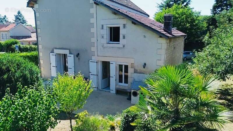 Maison à SAINT-JULIEN-L&#039;ARS