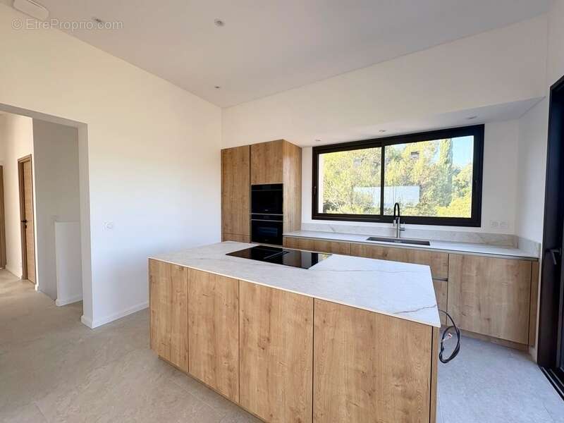 Maison à LES ISSAMBRES