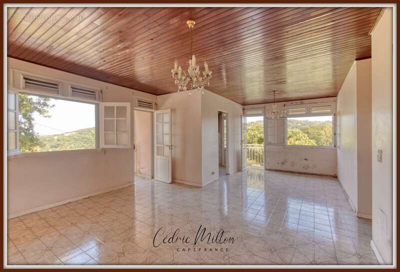 Maison à RIVIERE-SALEE