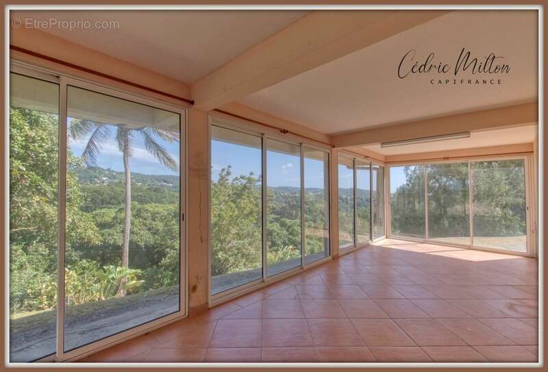 Maison à RIVIERE-SALEE