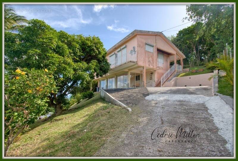 Maison à RIVIERE-SALEE