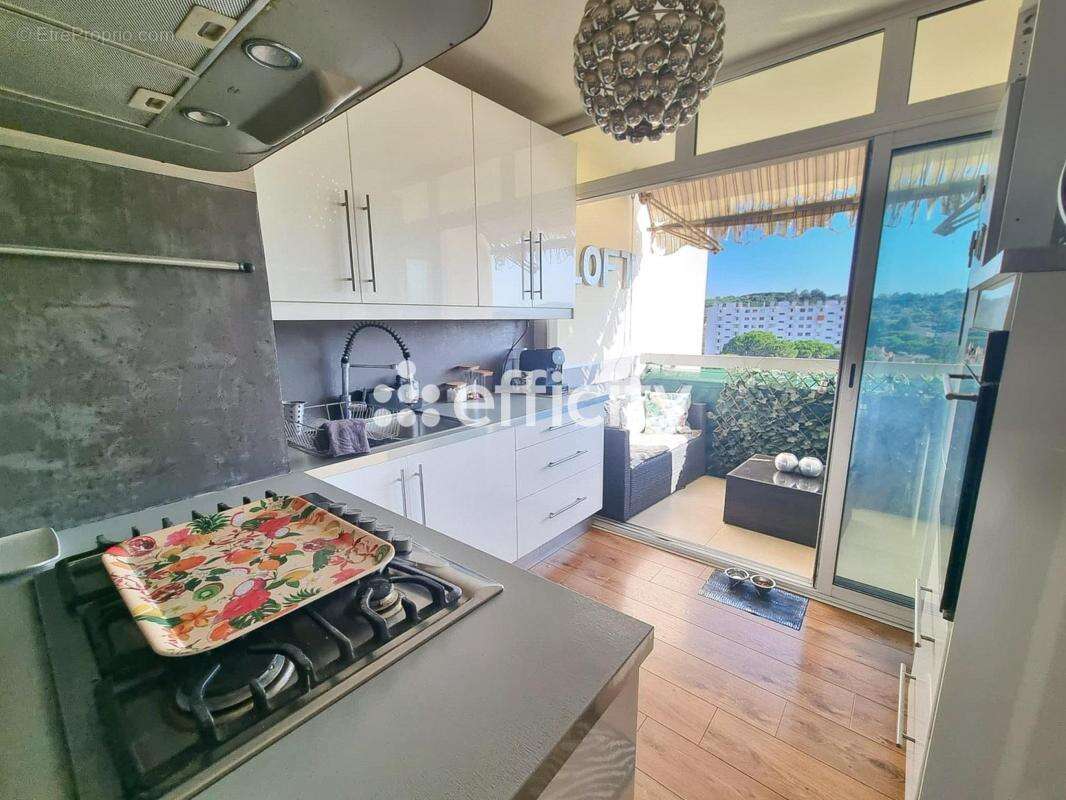 Appartement à LE CANNET