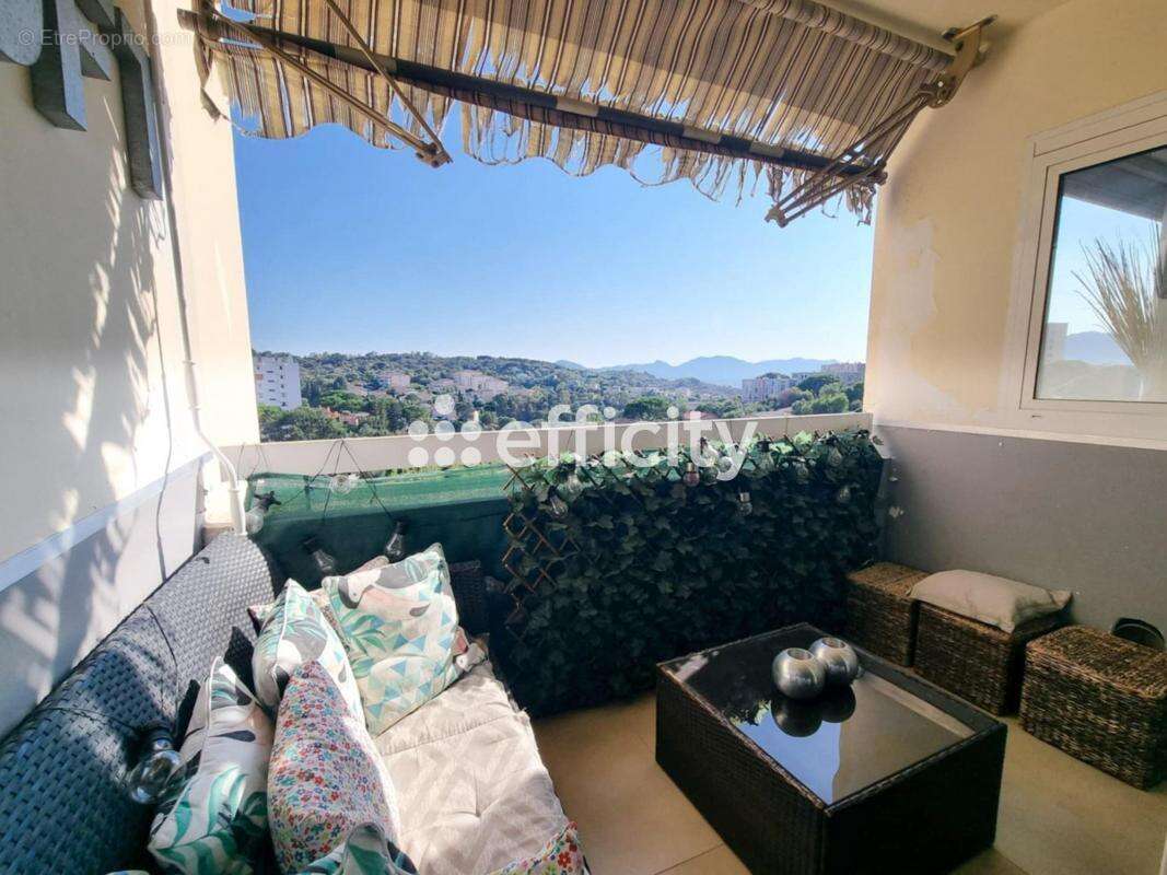 Appartement à LE CANNET