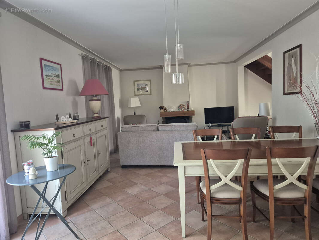 Maison à MONTAGRIER