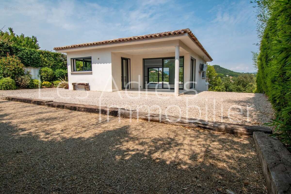 Maison à LES ADRETS-DE-L&#039;ESTEREL