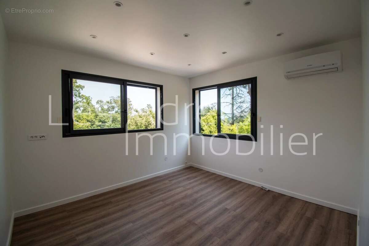 Maison à LES ADRETS-DE-L&#039;ESTEREL