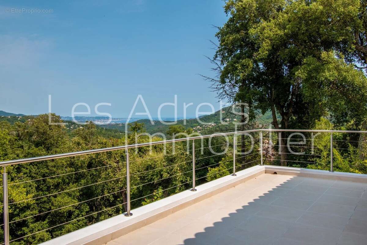 Maison à LES ADRETS-DE-L&#039;ESTEREL