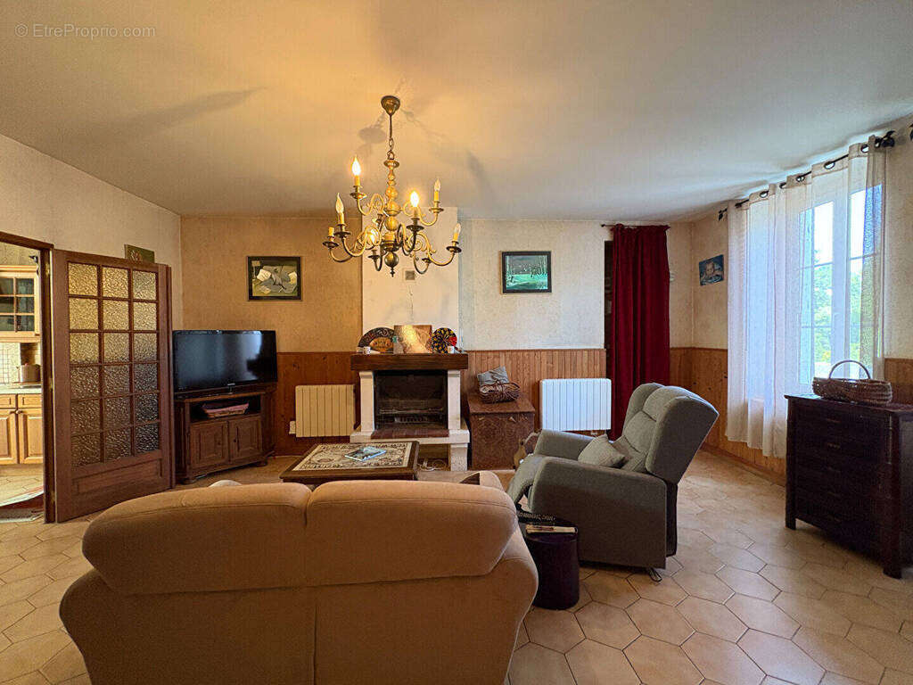 Maison à SAINT-MARCEL