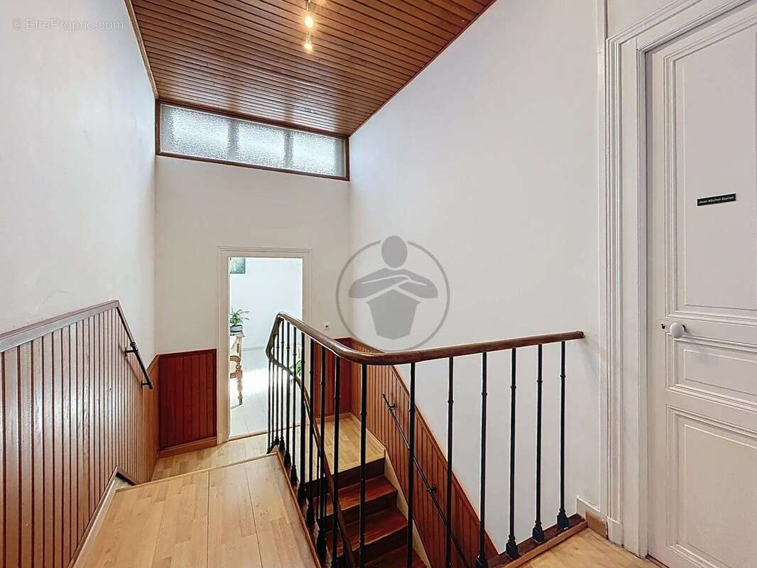 Commerce à SAINT-QUENTIN