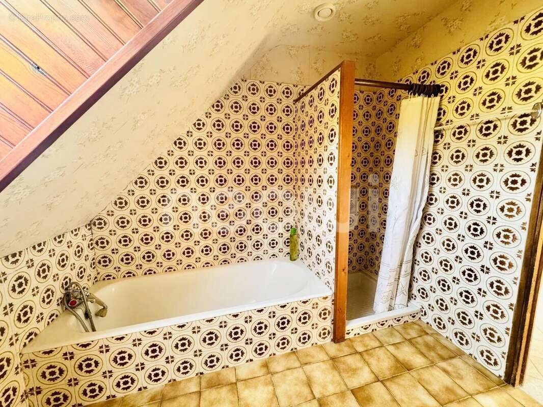 Maison à SAINT-ELOY-LES-MINES