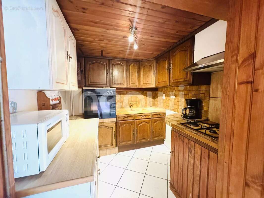 Maison à SAINT-ELOY-LES-MINES