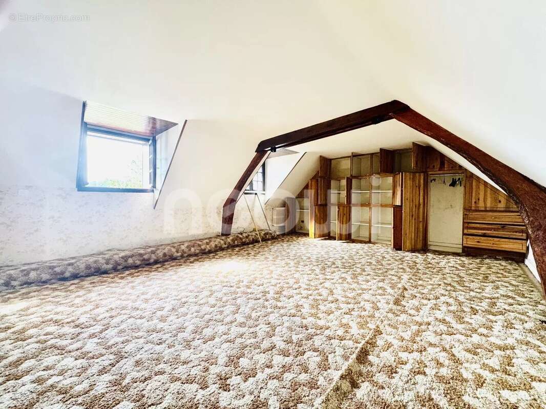 Maison à SAINT-ELOY-LES-MINES