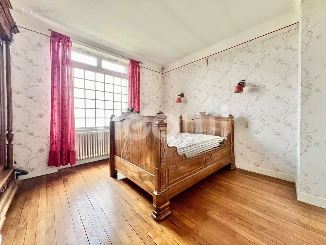 Maison à SAINT-GEORGES-DE-MONS