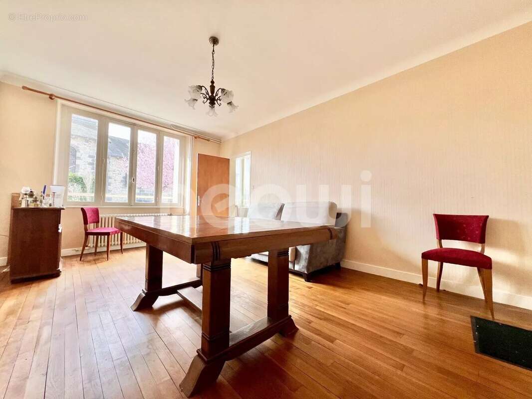 Maison à SAINT-GEORGES-DE-MONS