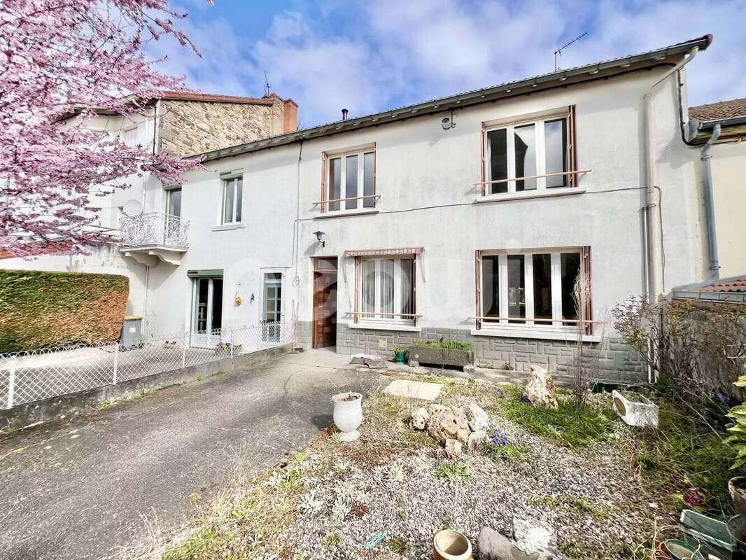 Maison à SAINT-GEORGES-DE-MONS