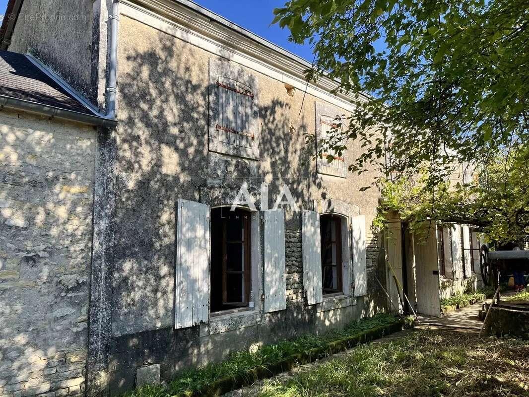 Maison à FONTENILLE